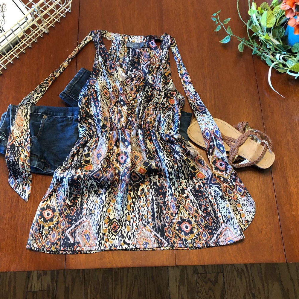 Flirty Sleeveless Print Top